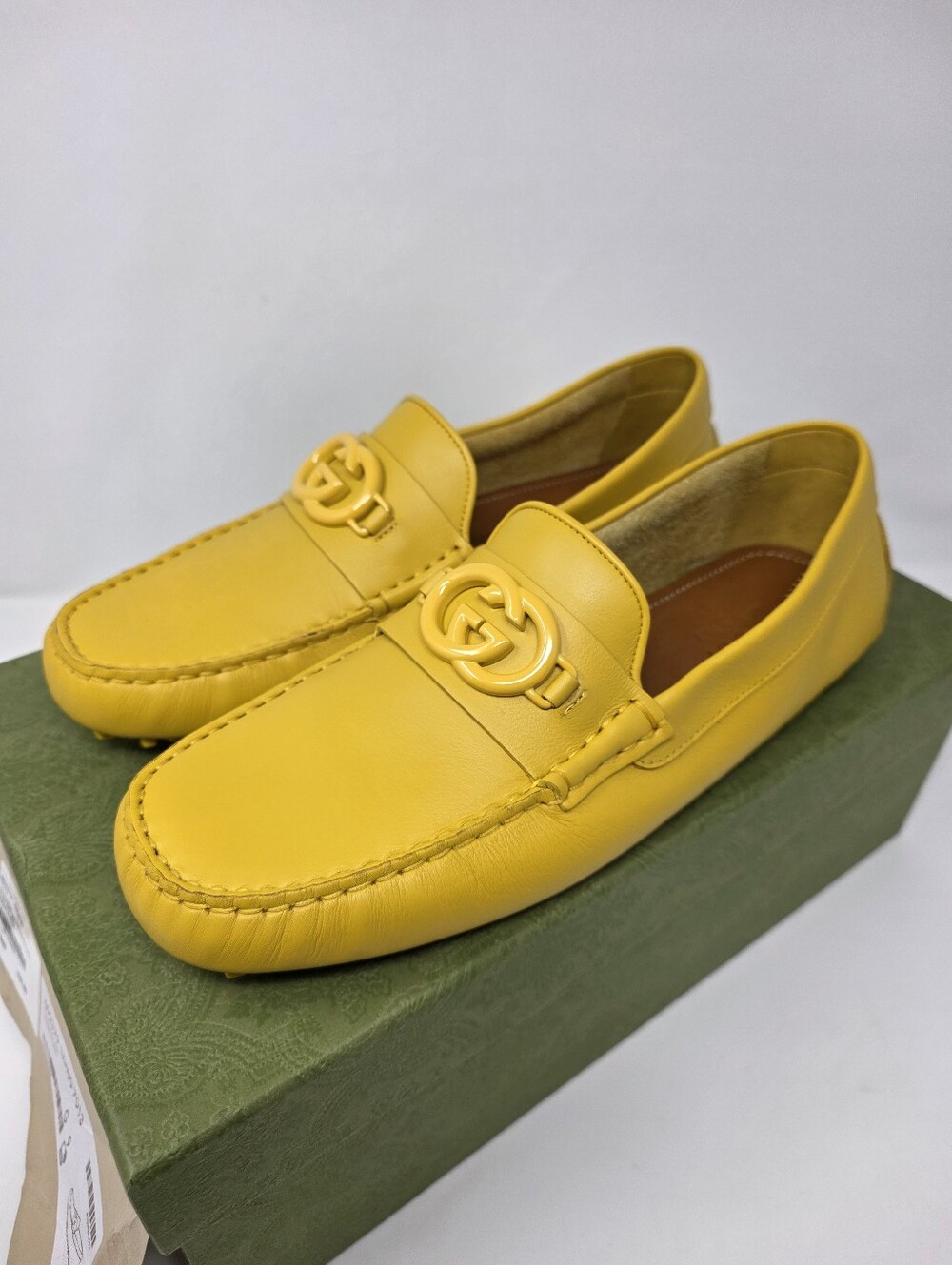 Gucci G 9 42 Mustard Yellow Tonal Driving Shoes Loafers  Moccasin Slipond Driver